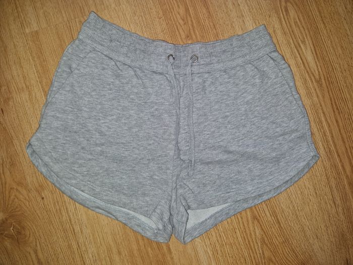 SHORT MOLLETON H&M TAILLE S TBE