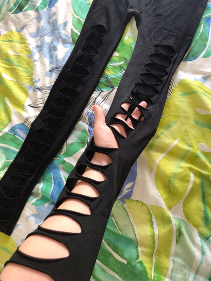 Legging troué - photo numéro 2