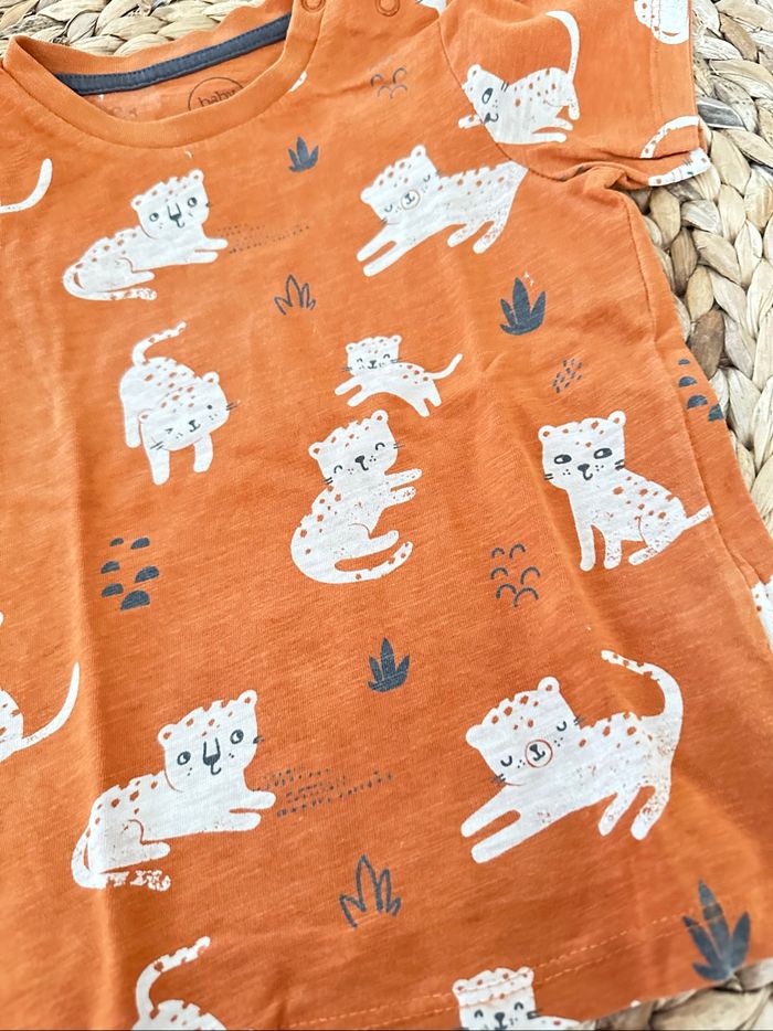 💜 Teeshirt orange c&a taille 24 mois 💜 - photo numéro 3