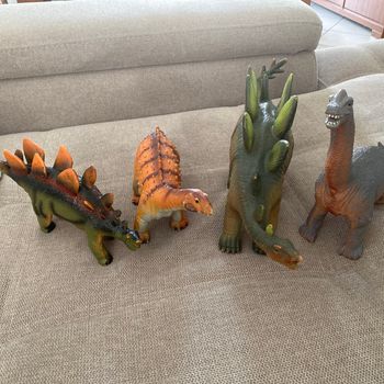 Lot dinosaures léger