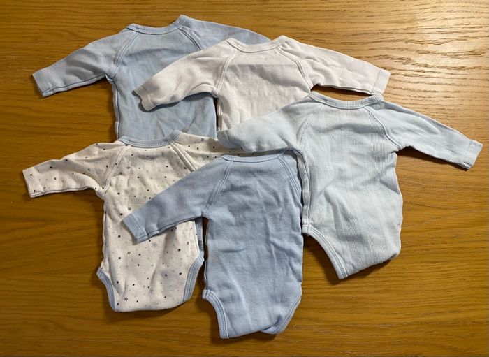 Kiabi Lot de 5 Bodies bleu/blanc Taille Naissance - photo numéro 8