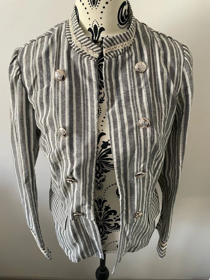Veste blazer à manches longues style officier blanc rayure gris neuf Cherry taille 36 - photo numéro 4