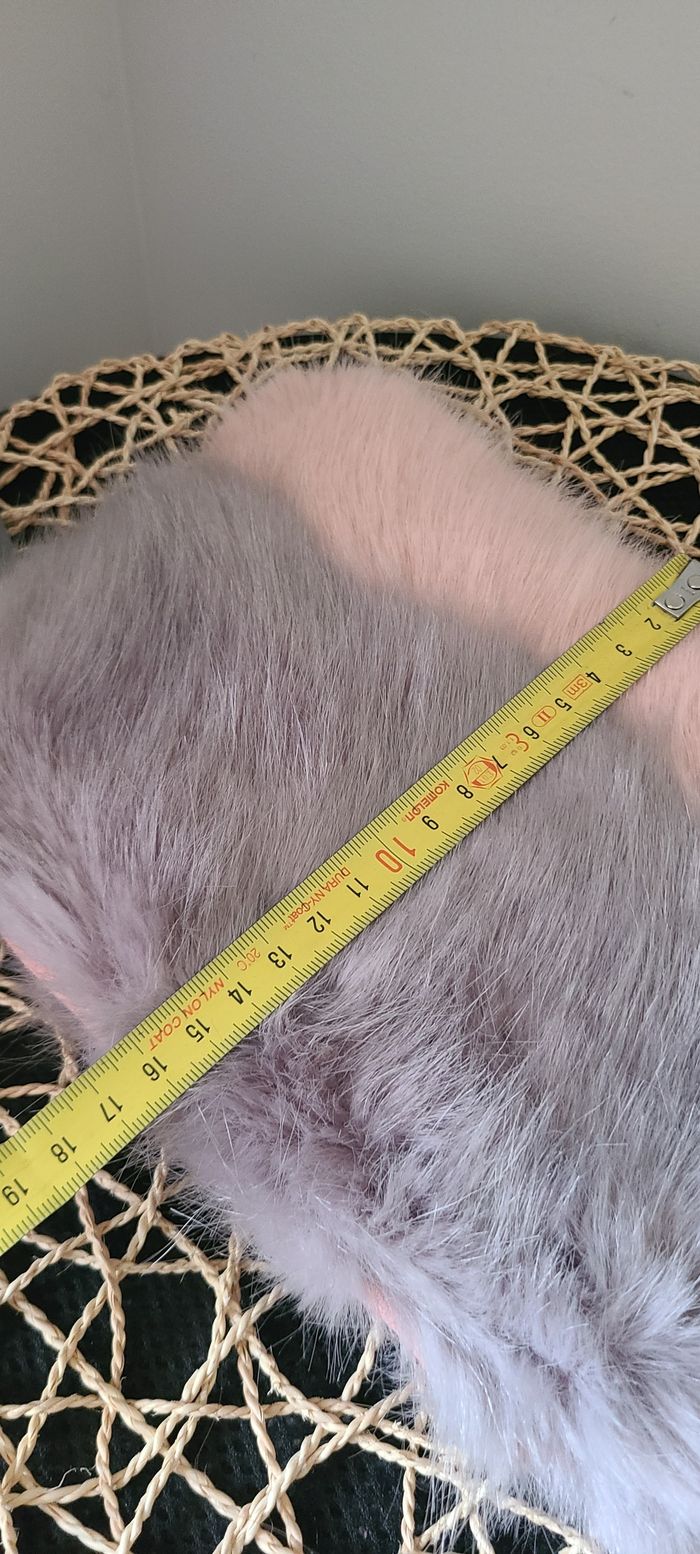 Pochette à pompon en fausse fourrure Helen Moore - photo numéro 2