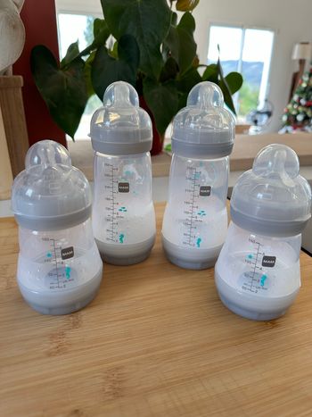 4 biberons MAM