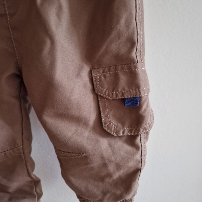 1 an jogging marron - photo numéro 2