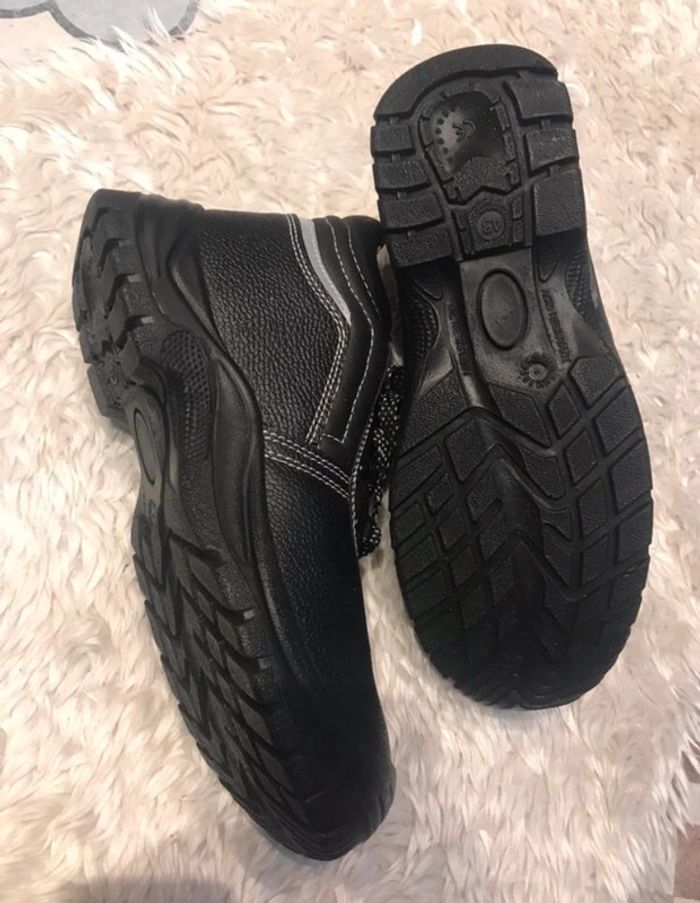 Chaussures de sécurité neuf P43 🐁