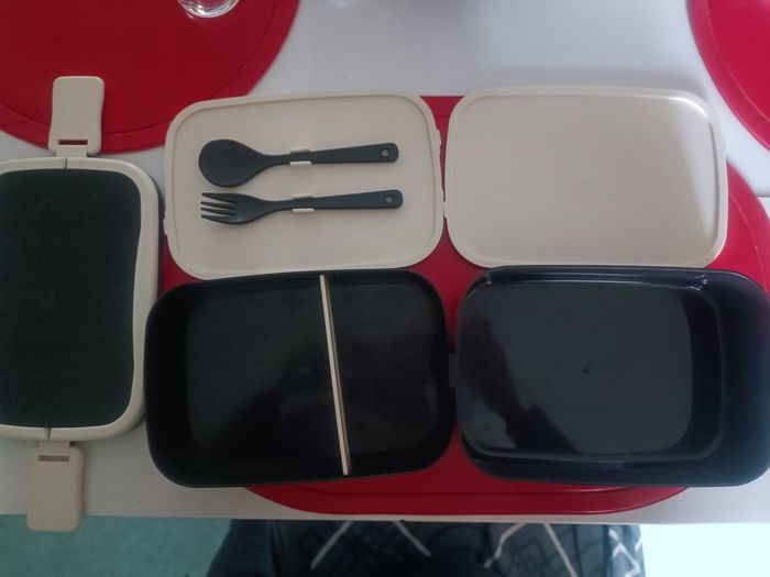 Boîte à repas / lunch box - photo numéro 3