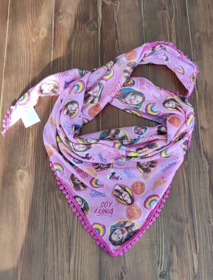 Foulard triangle