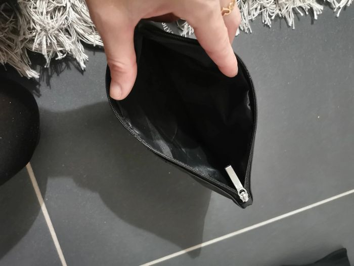 Trousse maquillage - photo numéro 3