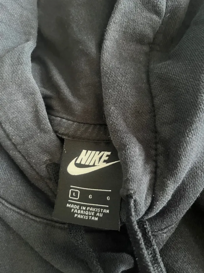 🔹 Sweat à Capuche Noir – Nike 🔹 - photo numéro 3