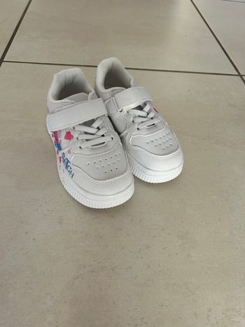 Chaussures neuve jamais porté taille 27