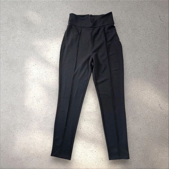 Pantalon noir taille haute 42 - photo numéro 2