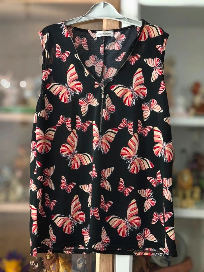 Débardeur fluide avec motifs papillons