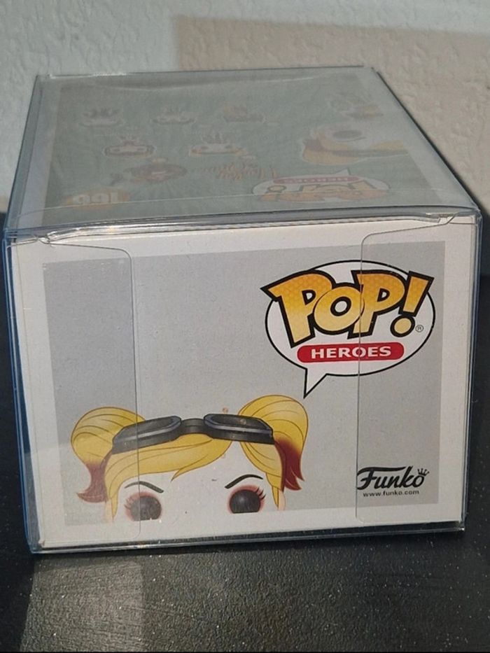 Pop Numéro 166 Harley Quinn - photo numéro 5