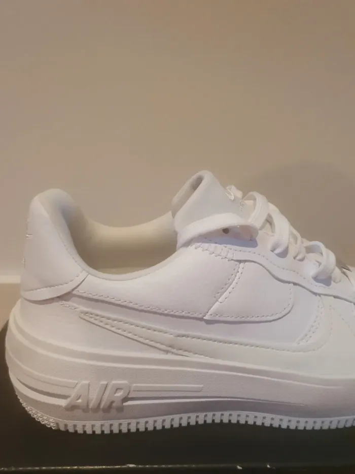 Nike Air Force 1 plateforme "full white" (37.5) - photo numéro 2