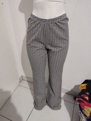 #kytie38femme. Pantalon taille 38 écrit 46 mais taille super petit