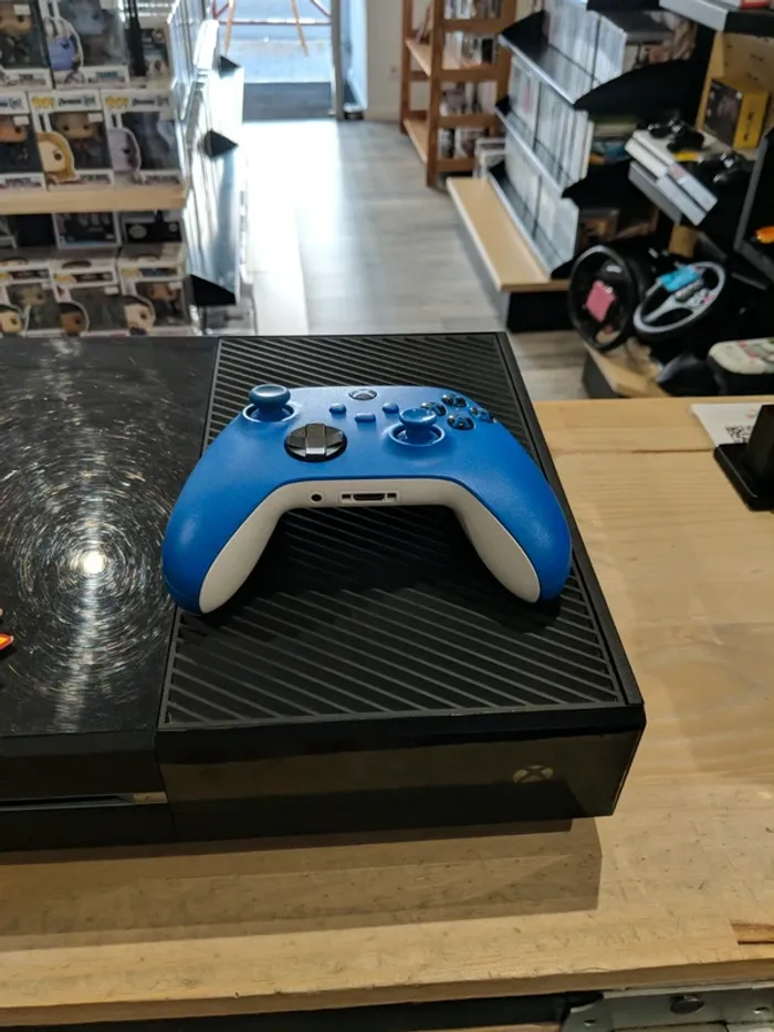 Xbox one noir + Manette bleu officielle - photo numéro 3