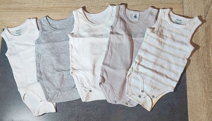 Lot bodies bébé mixte