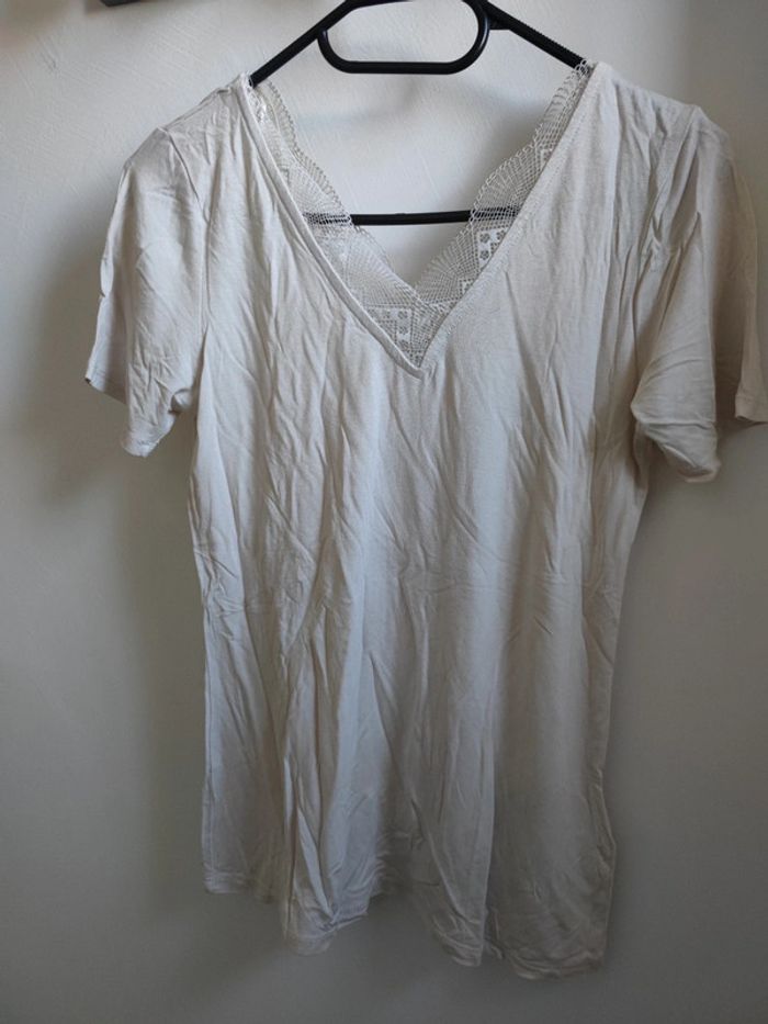 T-shirt blouse