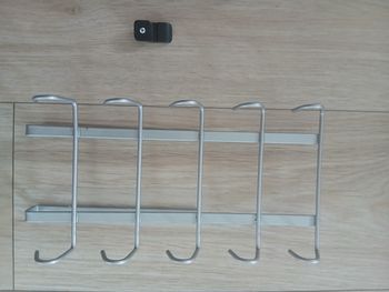 Étagère métallique porte tasse