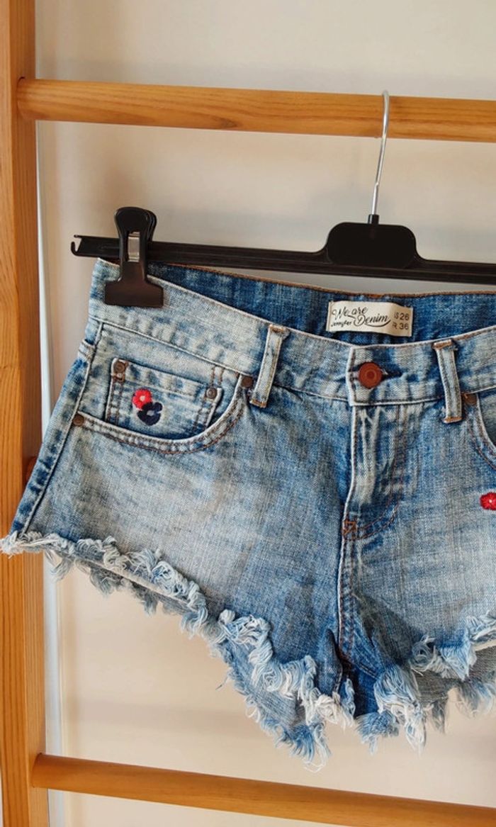 Short en jean brodé fleuri bohème Jennyfer T 36 - photo numéro 3