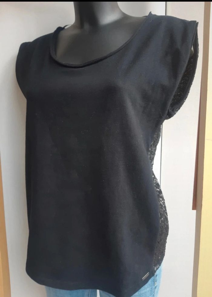 Ikks haut tee-shirt bi matière sequins noir T 36/38 en tbe - photo numéro 2