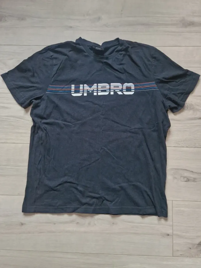 T-shirt Umbro noir taille L