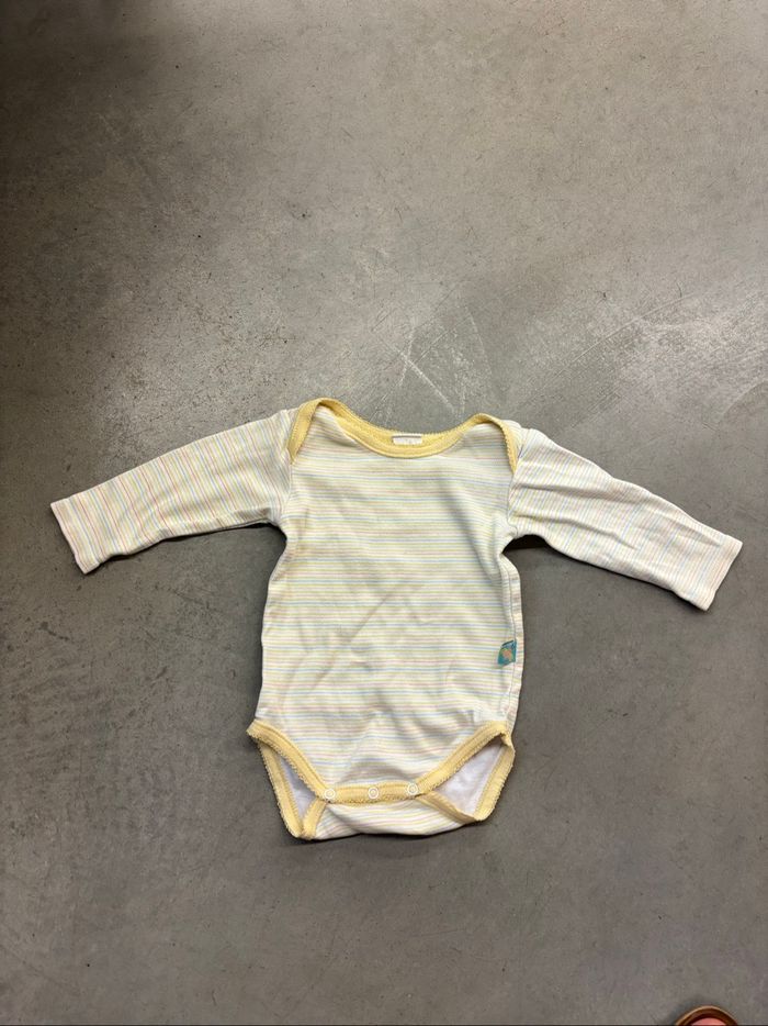 Lot de 3 bodies 6 mois - photo numéro 2