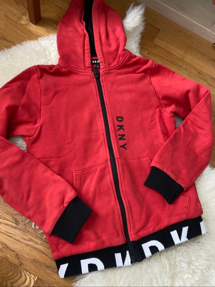 Sweat-shirt à capuche, zippé D. K, N, Y.