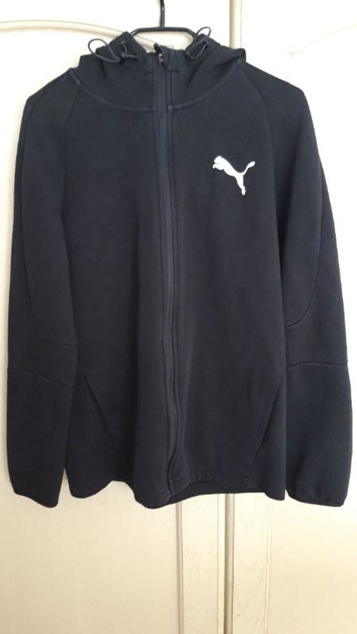 Gillet zippé a capuche
