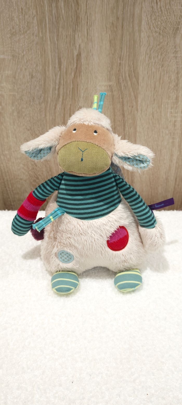 Doudou peluche musicale mouton moulin roty