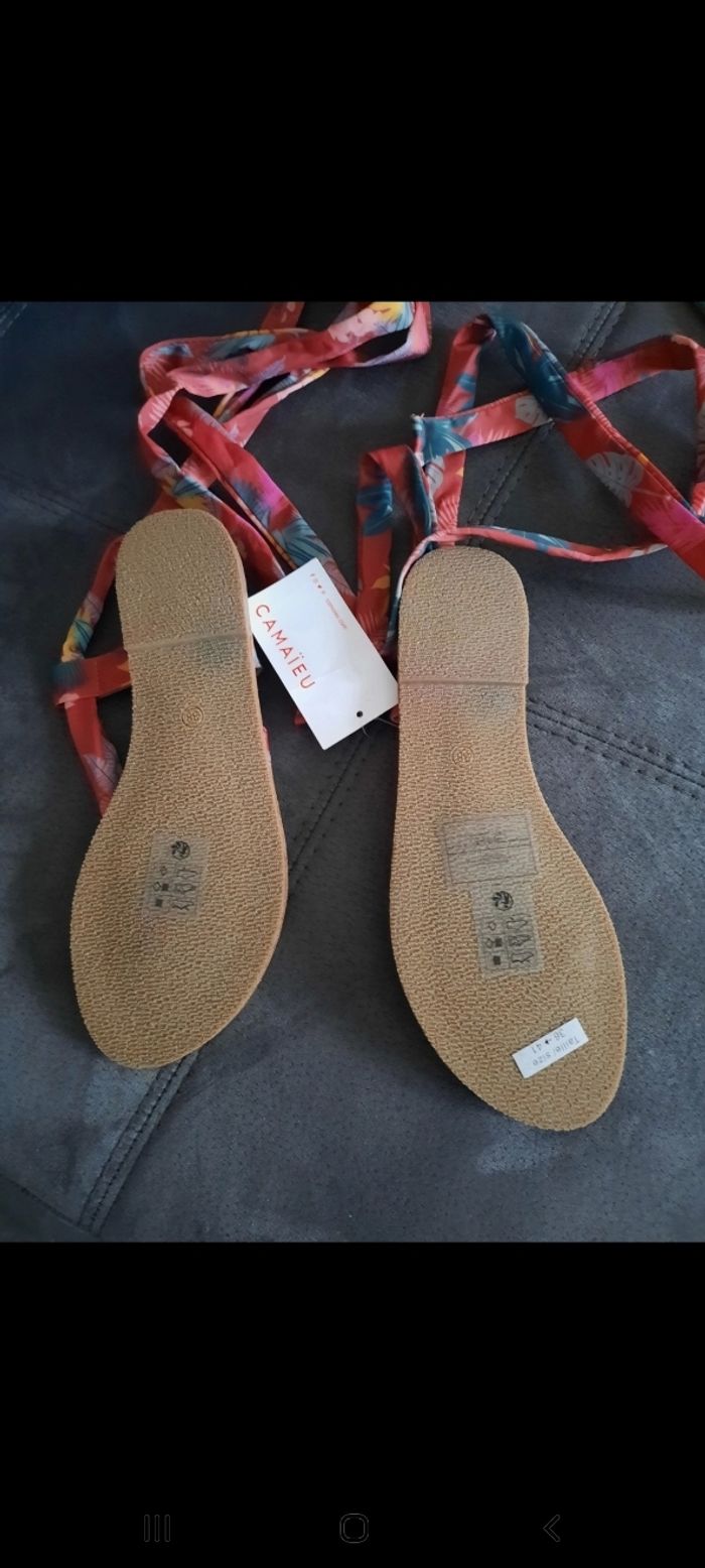 Tongs Camaïeu neuves - photo numéro 2