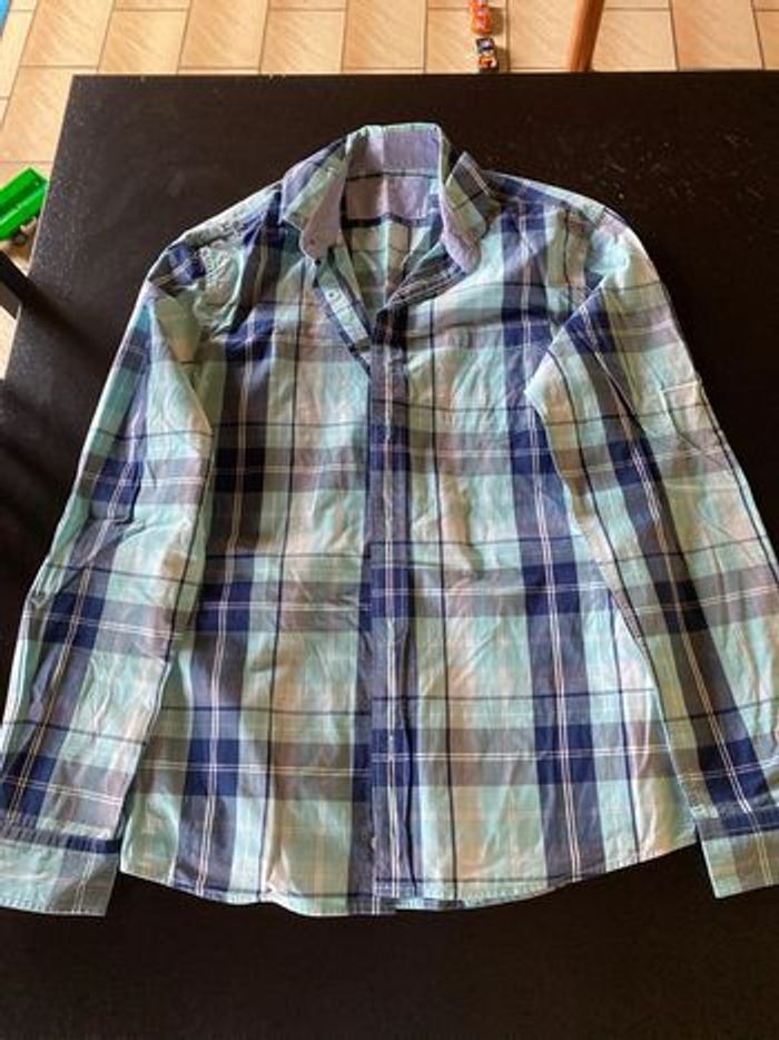 Chemise à carreaux bleu et turquoise