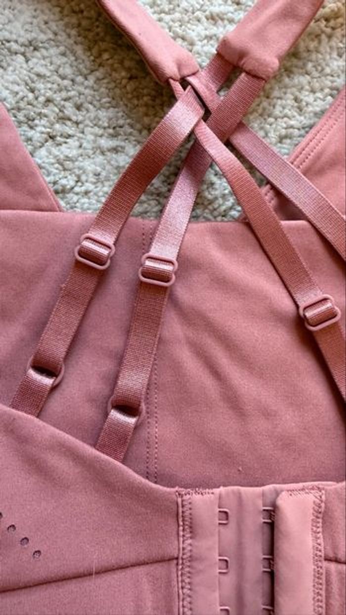 Gymshark Brassière Sport Femme Rose – Taille S – Brassière Fitness Musculation – Très bon état - photo numéro 7