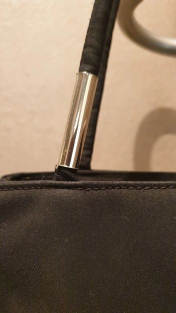 Sac à main chic élégant noir et argent accessoire de mode