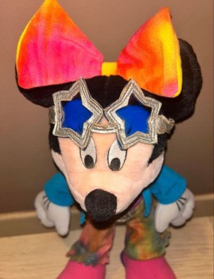 Peluche Disney Minnie Hippie 32 cm - photo numéro 4