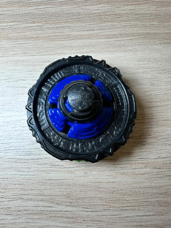 Toupie beyblade porto nemesis - photo numéro 2