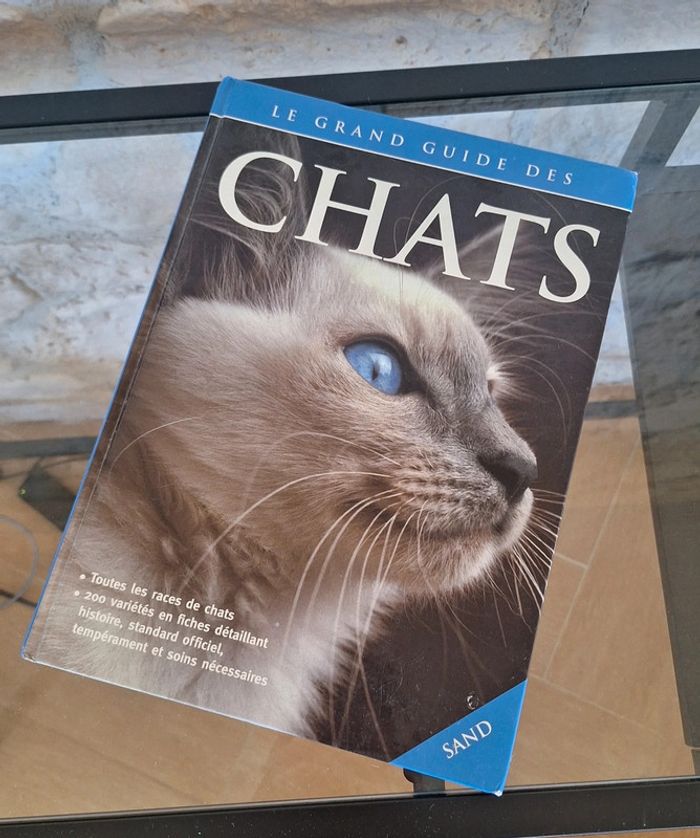 Livre Le grand guide des chats