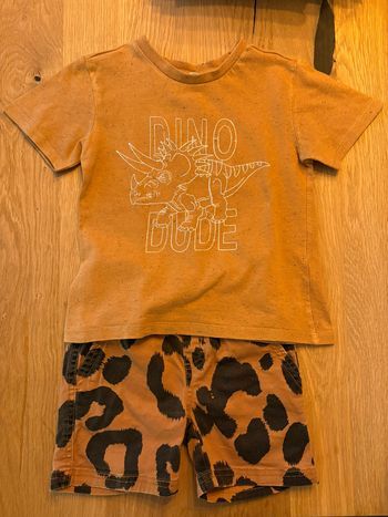 Ensemble t-shirt + short - 2 pièces 98-104cm