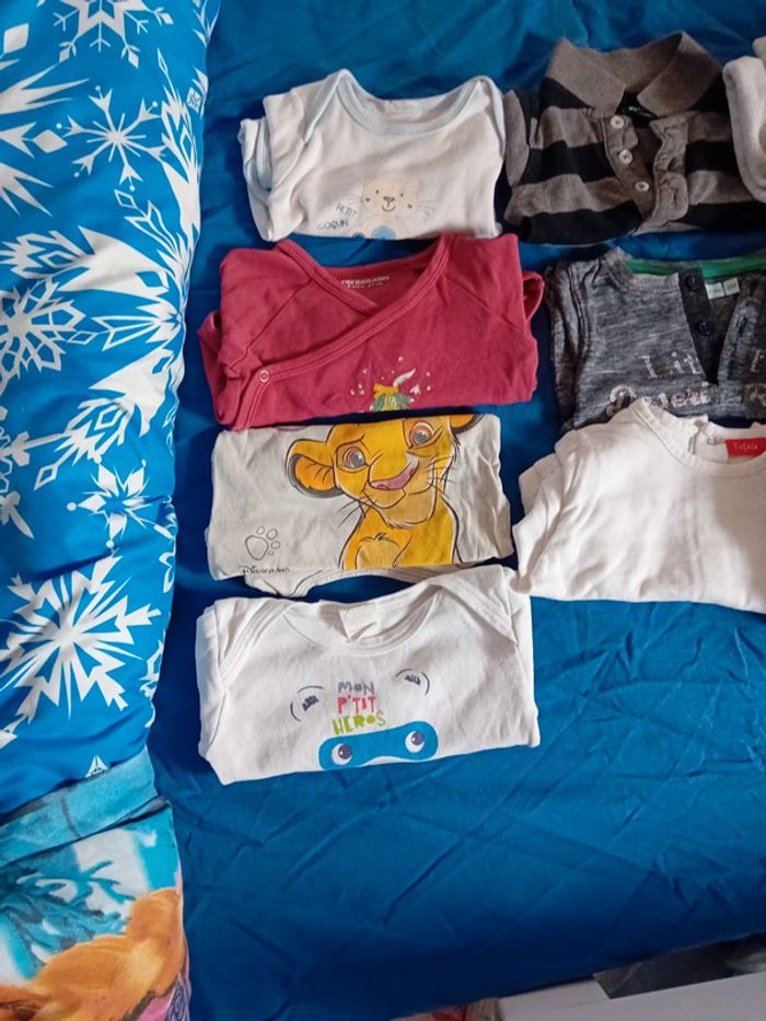 Lot bodie / pyjama /garçon 6 mois