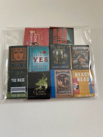 Lot de 10 livres miniatures pour maison de poupée