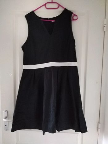 Robe neuve juste lavée taille 40/42