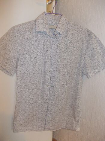 Belle chemise femme cintrée Célio S (37/38) crème petites feuilles bleu marine très bon état