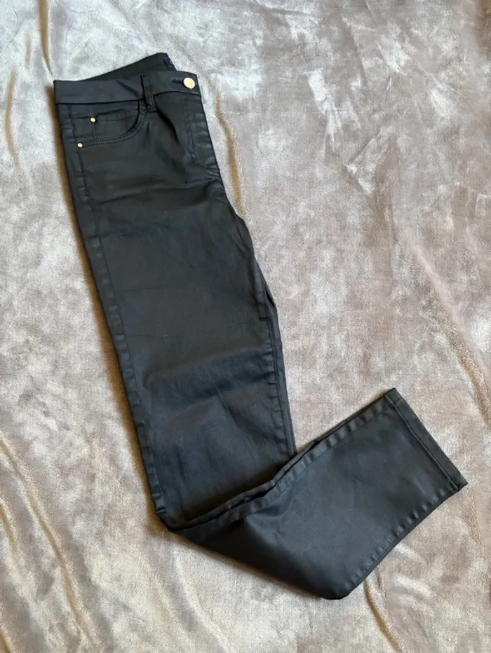 Pantalon noir neuf sans étiquette taille 38