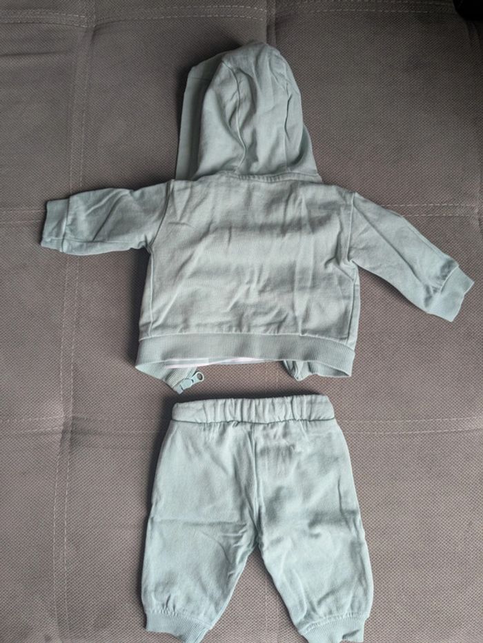 Ensemble jogging+top+veste - photo numéro 2