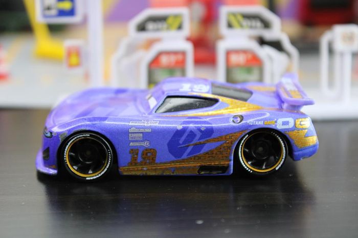 Disney pixar cars Danny Swervez - photo numéro 2