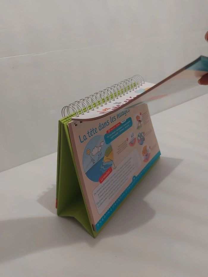 Livre chevalet "Les activités des p'tits génies" neuf - photo numéro 7