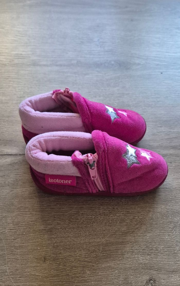 Chaussons Isotoner T.22 🌟 - photo numéro 3