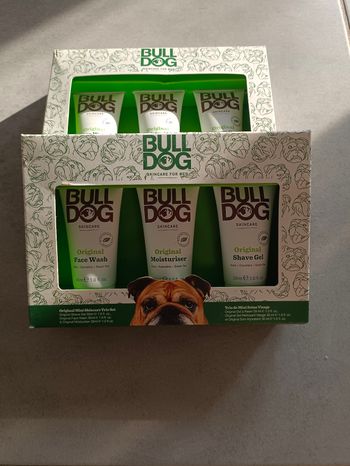 Lot de 2 coffrets soins pour le visage homme "Bull Dog"