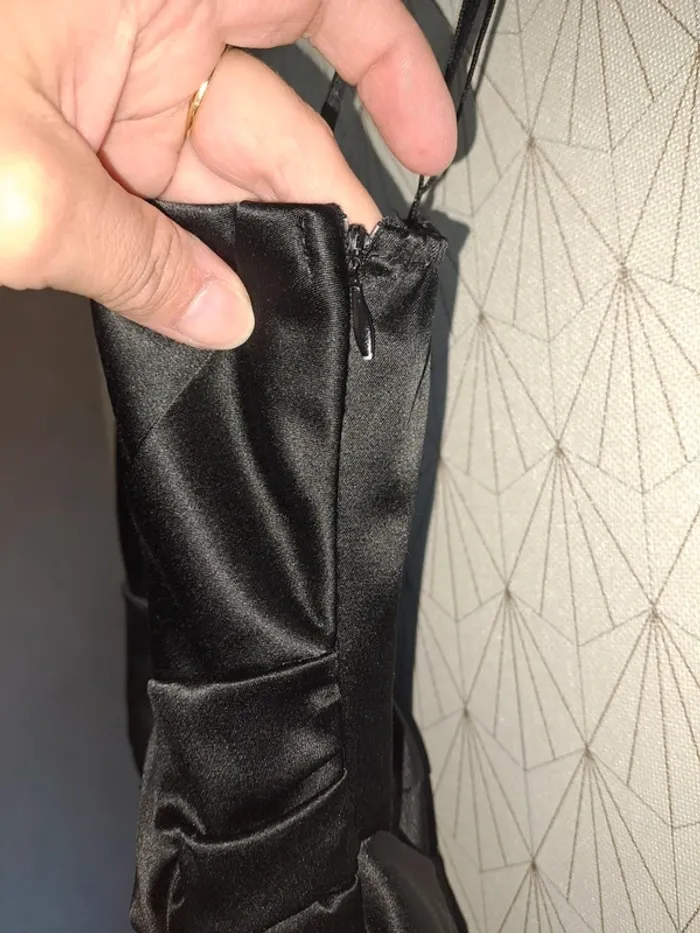 Robe noire femme S comme neuve soirée chic sexy fluide avec ceinture - photo numéro 7